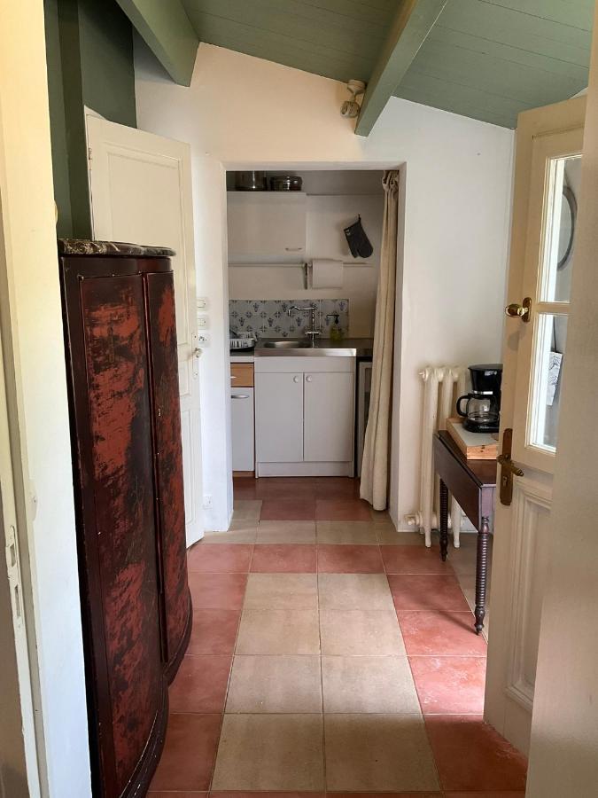 Maisonnette Proche De La Mer, Calme Avec Parking