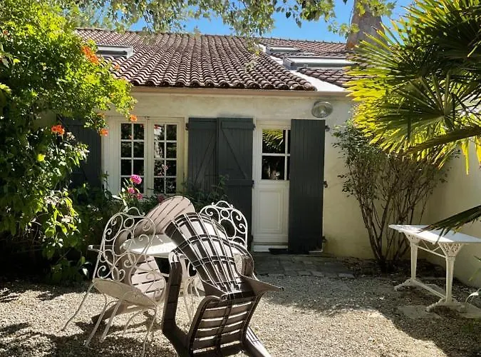 Maisonnette Proche De La Mer, Calme Avec Parking