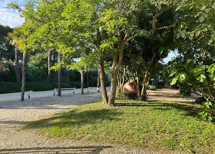 Maisonnette Proche De La Mer, Calme Avec Parking
