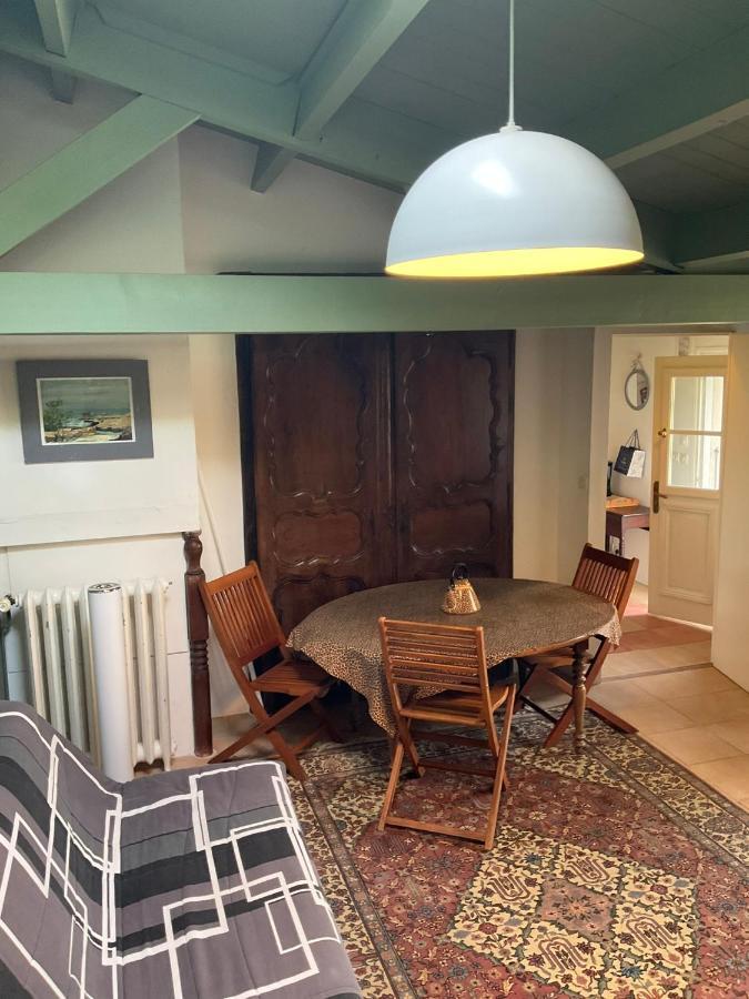 Maisonnette Proche De La Mer, Calme Avec Parking Apartment *