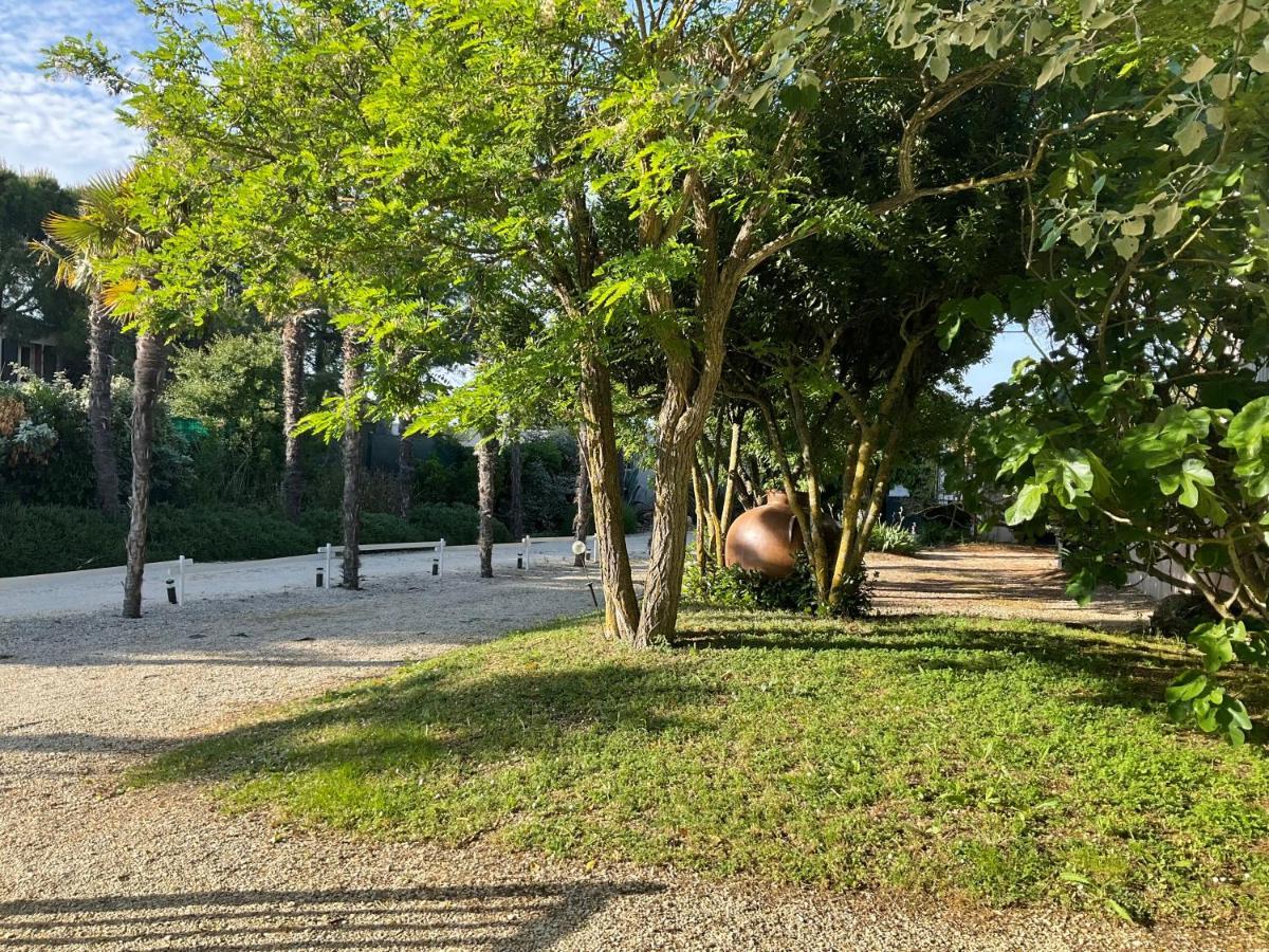 Maisonnette Proche De La Mer, Calme Avec Parking * Angoulins