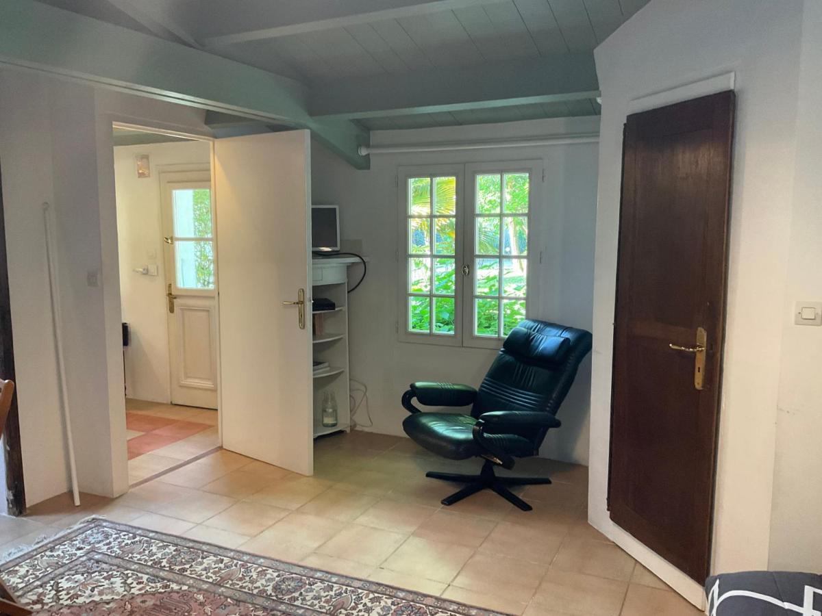 Maisonnette Proche De La Mer, Calme Avec Parking Apartment