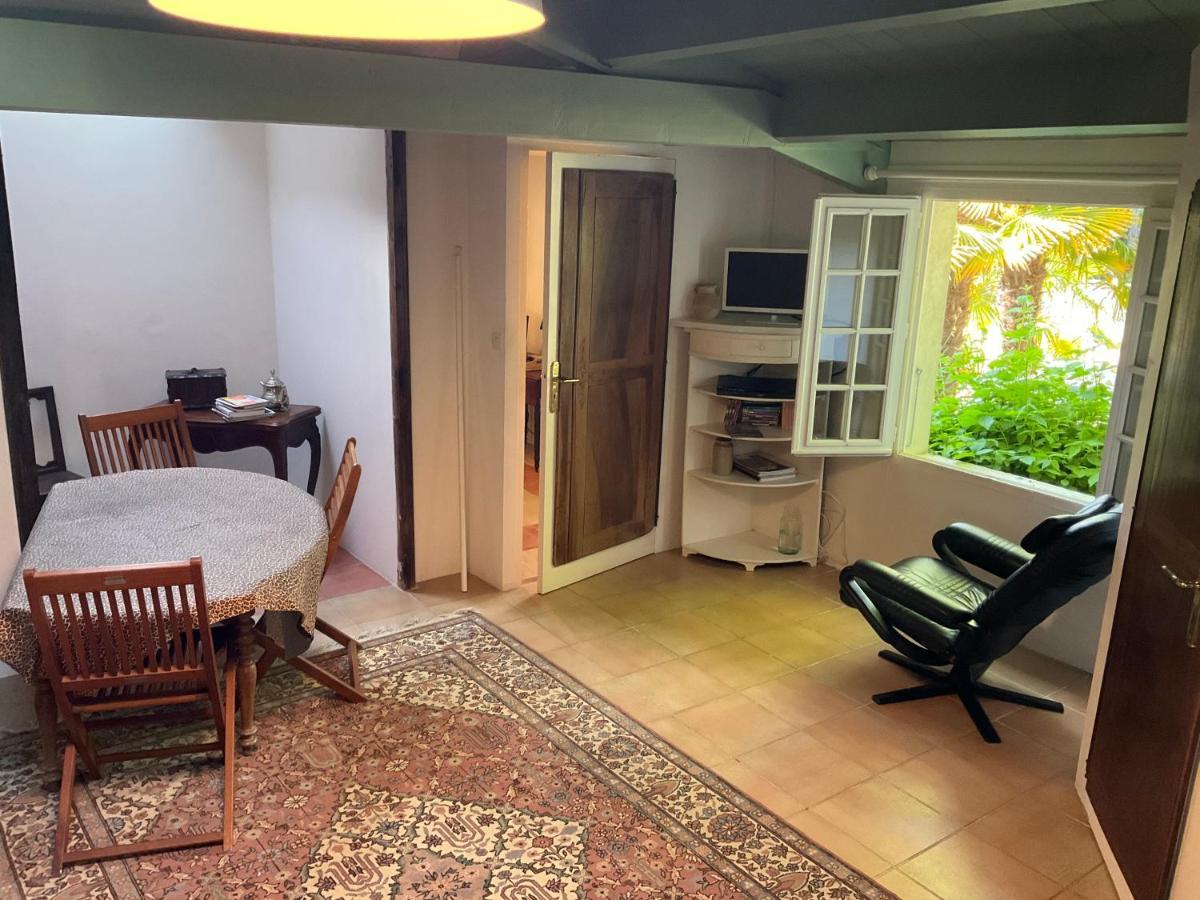 Maisonnette Proche De La Mer, Calme Avec Parking Angoulins